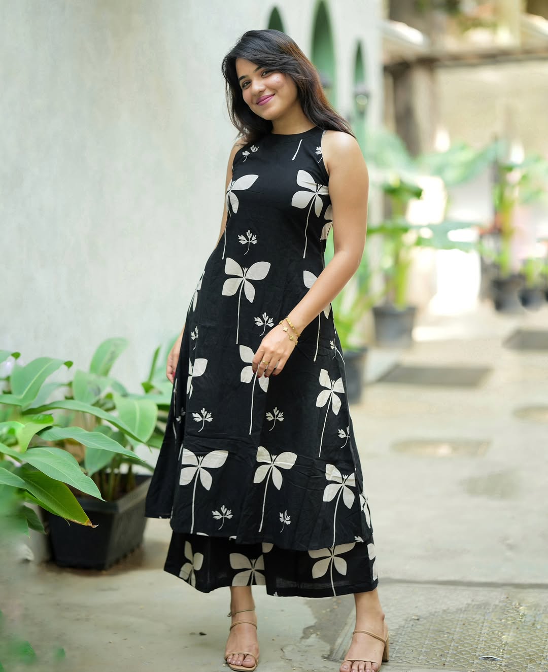 Black flower Sleeveless Printed Kurta & Palazzo Co-ord Set for Women