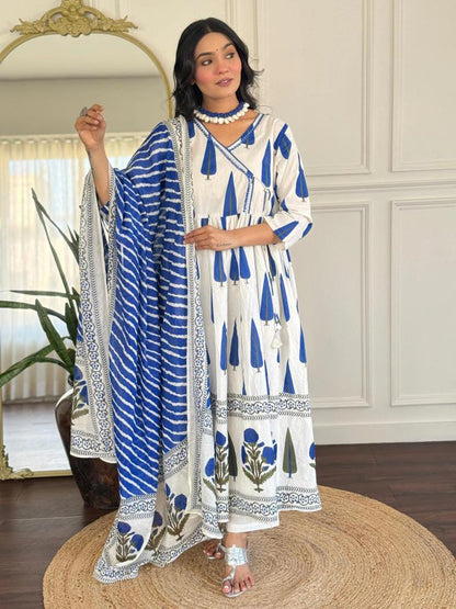 Women flowers print kurta pant dupatta set