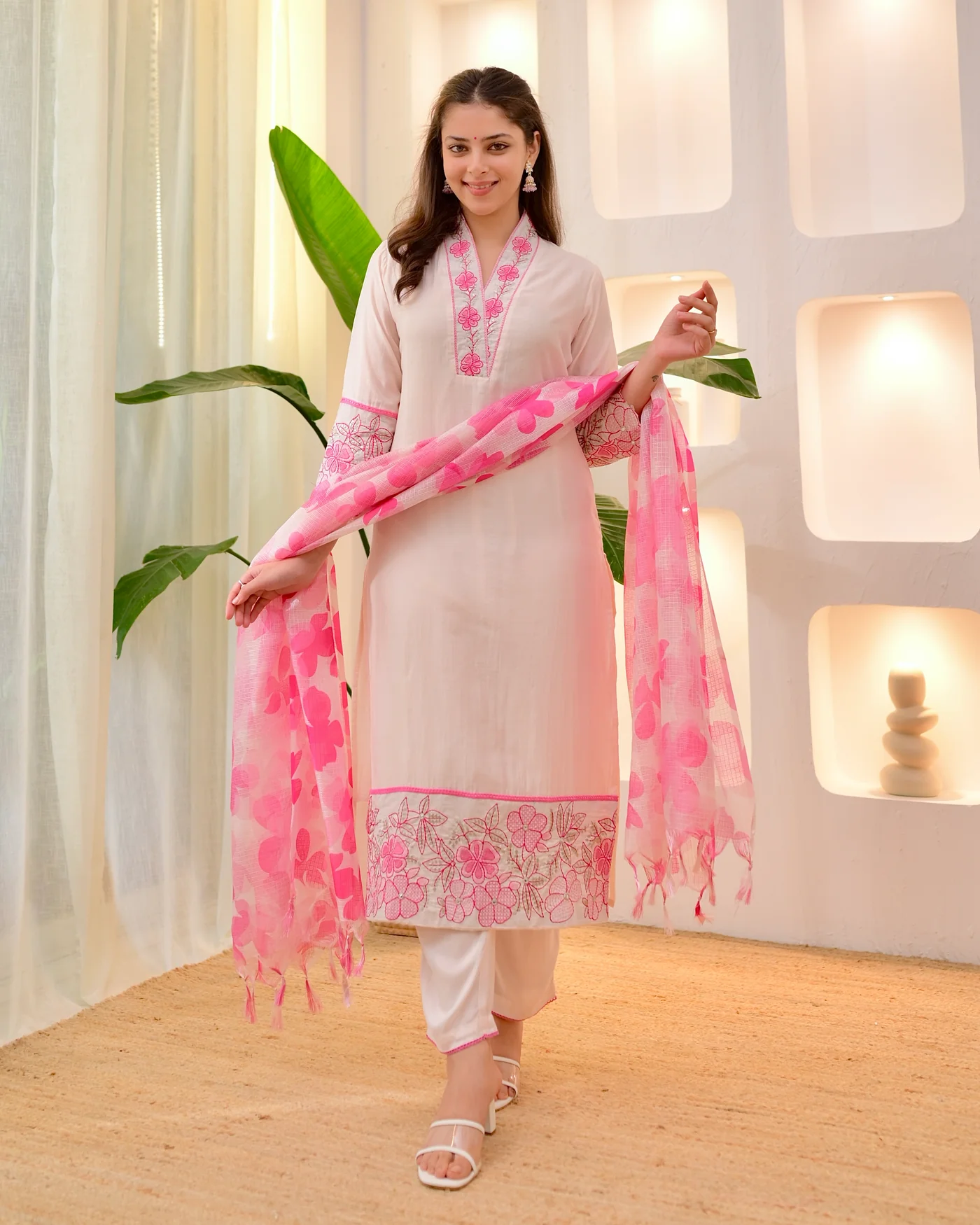 BLUSH PINK FLORAL THREADWORK KURTA PANT DUPATTA SUIT