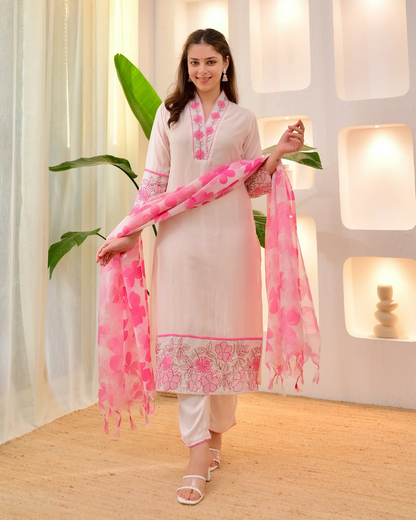 BLUSH PINK FLORAL THREADWORK KURTA PANT DUPATTA SUIT