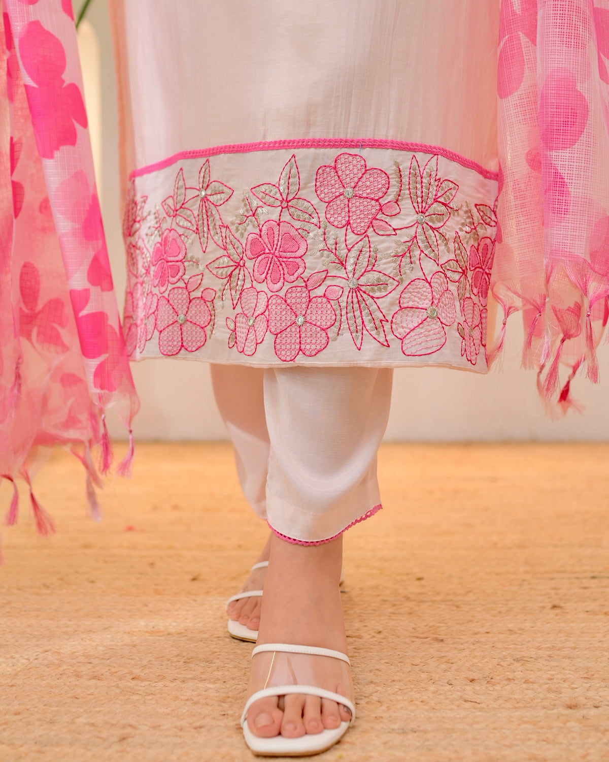 BLUSH PINK FLORAL THREADWORK KURTA PANT DUPATTA SUIT
