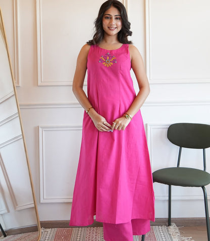 Pink embroidery sleeveless kurta pant set
