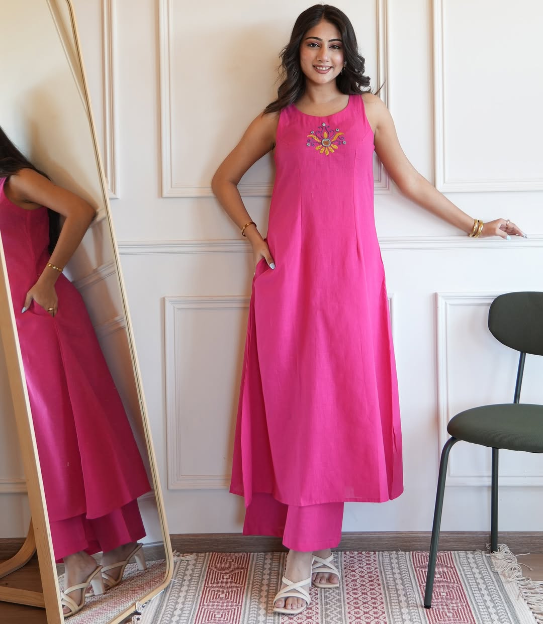 Pink embroidery sleeveless kurta pant set