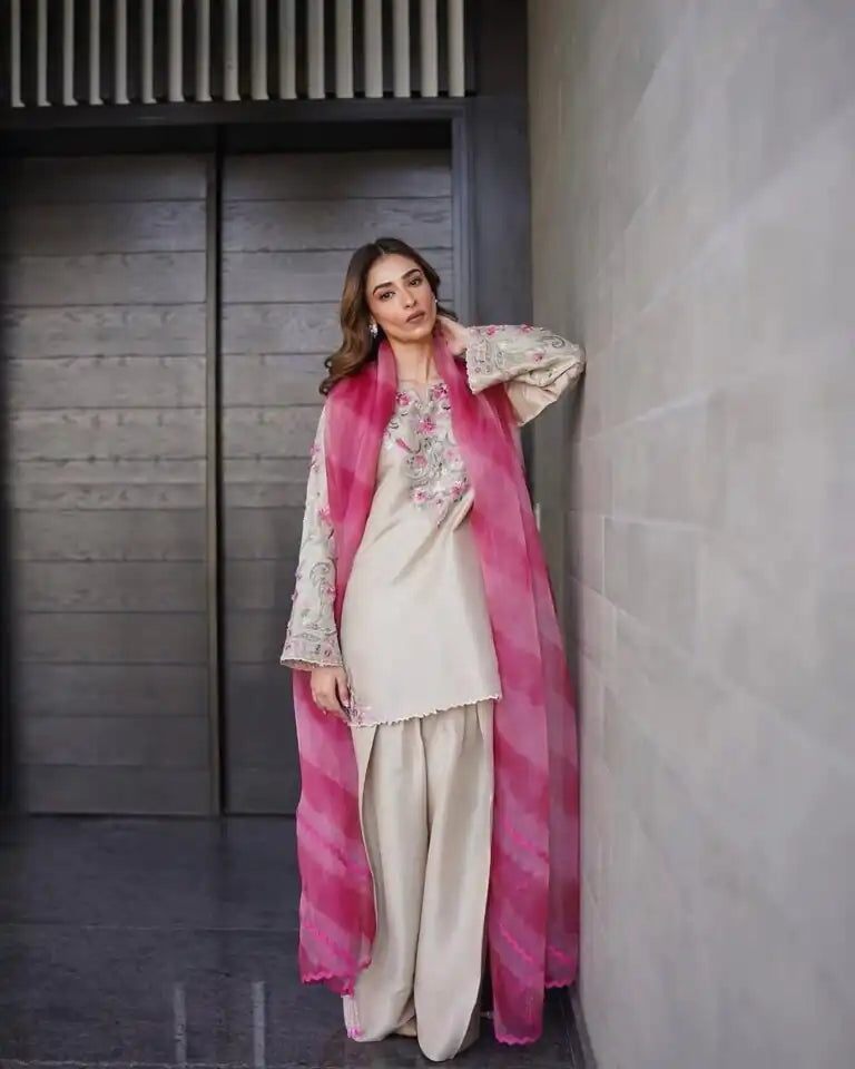 Lahriya Suit Set